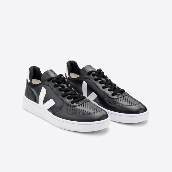 V-10 VEJA Black/White leather sneakers - Picture 3 of 9